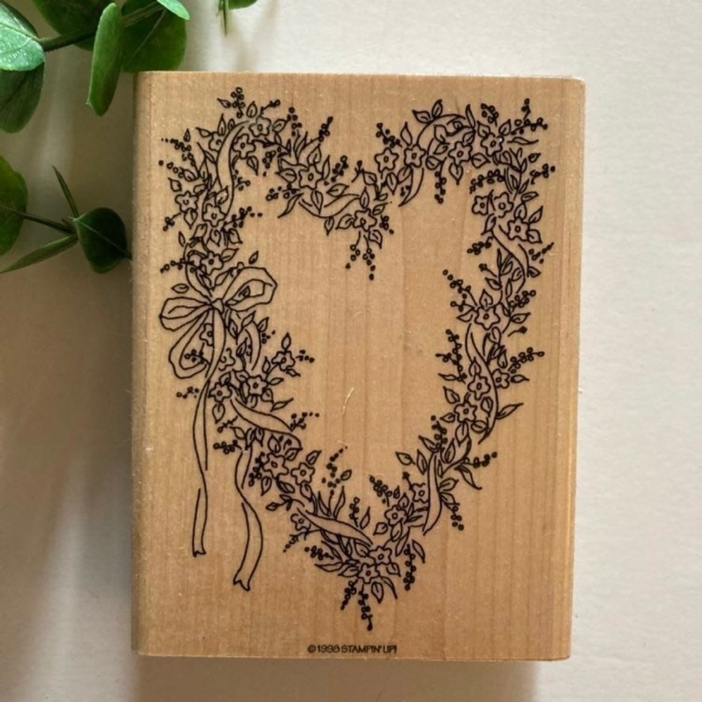 STAMPIN UP! • “Floral Wreath” Wood Mounted Rubber Stamp